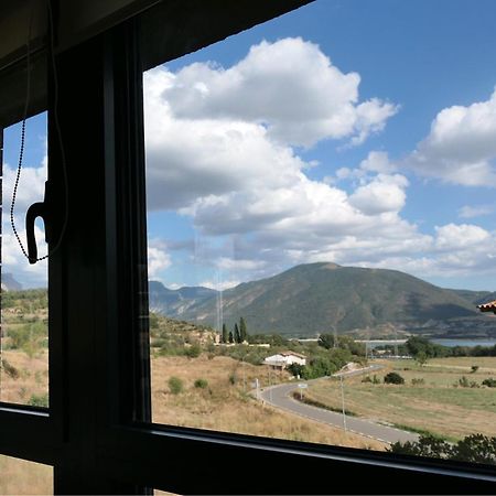 Apartament Anna A Salas Salas de Pallas 外观 照片
